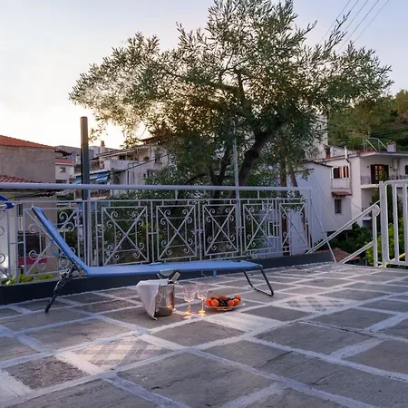 Family Apartment Neos Marmaras