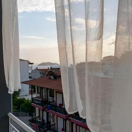 Apartment Family Néos Marmarás