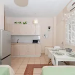 Family Apartments&suites Неос-Мармарас