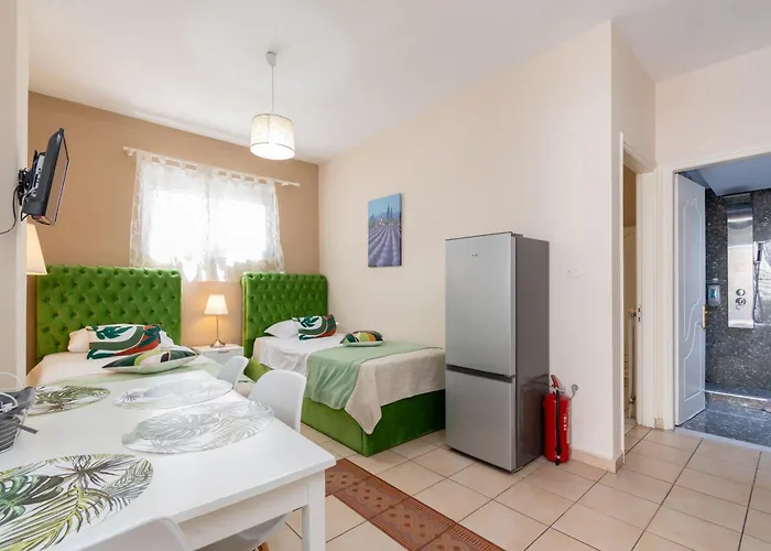 Family Apartments&suites * Neos Marmaras